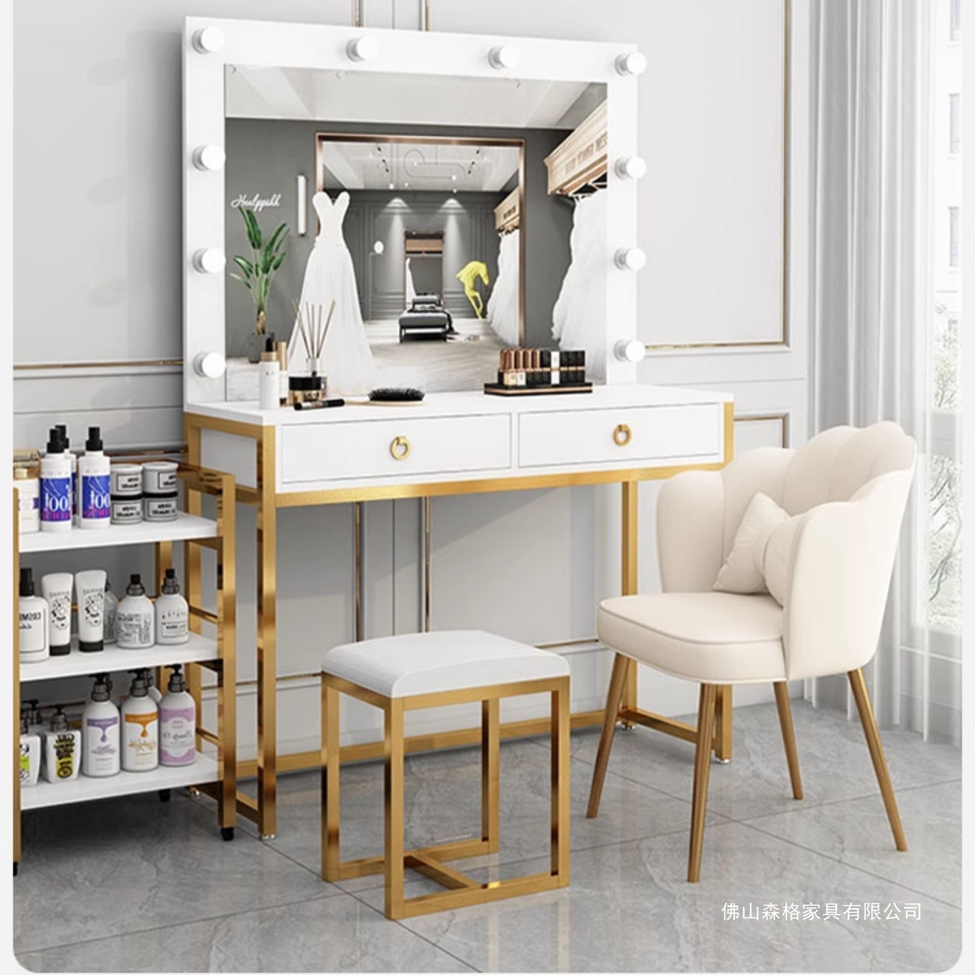 Studio dresser with lamp mirro - đánh giá và giá Beauty Makeup Training